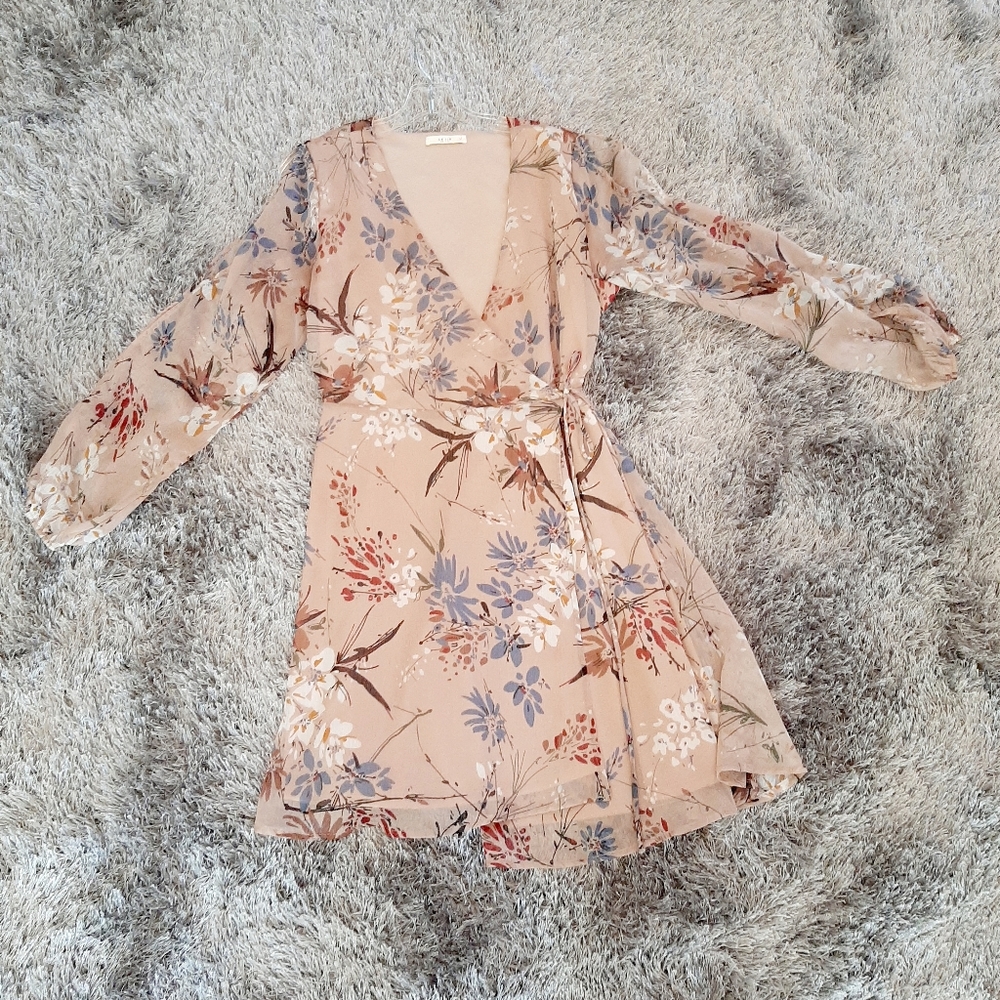 Lelis wrap dress with sleeves